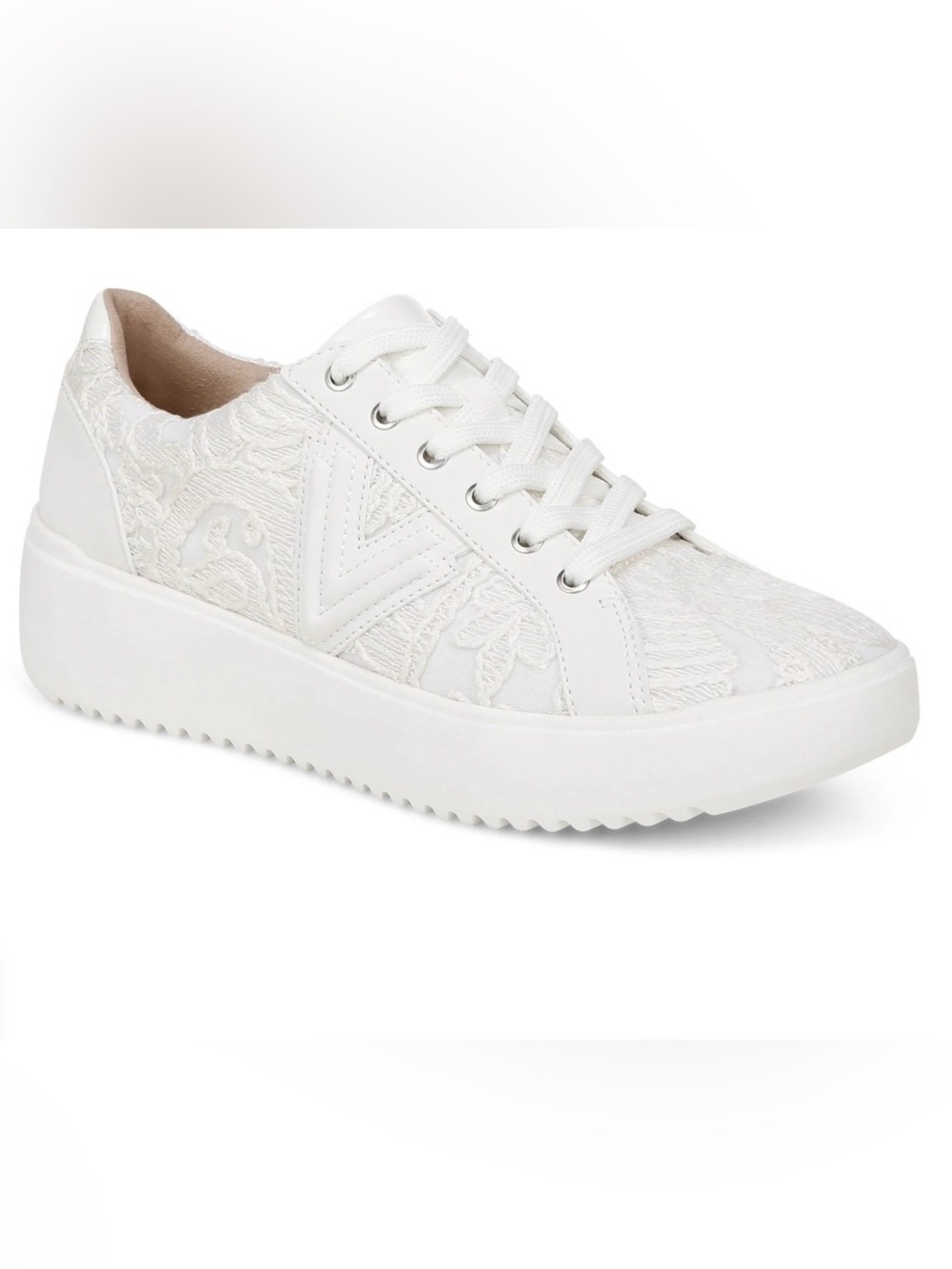 New in box!  Vionic Kearny Women's Lace Up Platform Comfort Sneakers Size 7.5